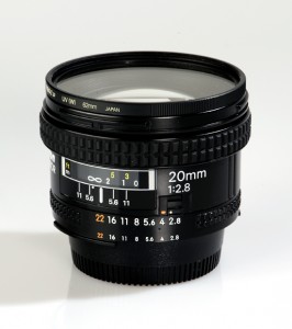 Nikon 20mm F2,8 AF / Seria nr: 211954 Nikon 20mm F2,8 AF